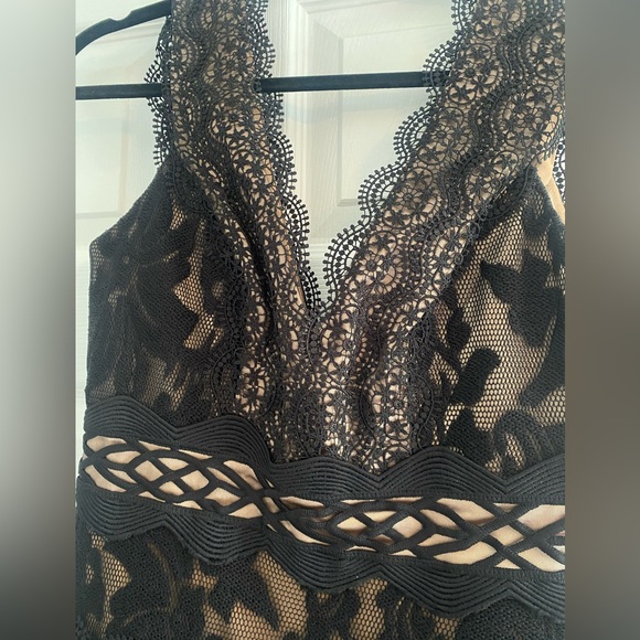 Monique Llullier cocktail dress size 6 - Picture 2 of 3